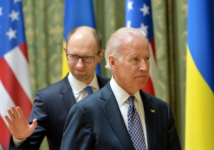 Nga: Sẽ đáp trả nếu lợi ích tại Ukraine bị tấn công - 1 Nga cáo buộc Mỹ “điều khiển màn kịch” ở Kiev