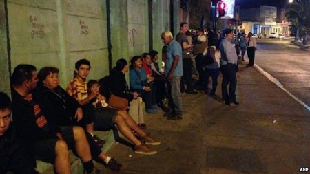 Động đất 8,2 richter gây sóng thần ở Chile - 4 Mọi người ở thành phố ven biển