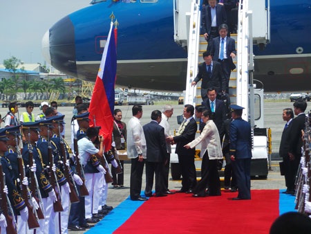 Chùm ảnh: Lễ đón tiếp Thủ tướng Nguyễn Tấn Dũng tại sân bay Philippines - 3 Normal