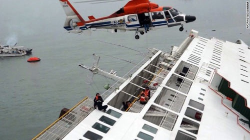 Đắm phà Hàn Quốc: Chủ phà liên tục “bỏ ngoài tai” cảnh báo an toàn - 1 Tổng thống Hàn Quốc xin lỗi về phản ứng thiếu hiệu quả ban đầu trong công tác cứu hộ phà Sewol.