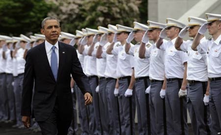 Obama hối thúc phê chuẩn Công ước Liên hiệp quốc về Luật Biển - 1 Tổng thống Mỹ Obama tại trường West Point.