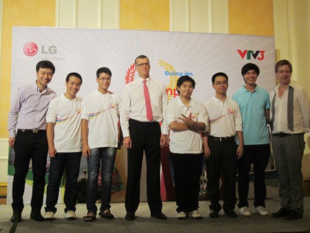 Thí sinh lên "đỉnh Olympia" sẽ nhận học bổng toàn phần từ Đại sứ Úc - 1 Đại sứ Úc sẽ trao học bổng cho thí sinh chiến thắng “Đường lên đỉnh Olympia”