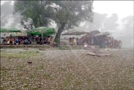 Mưa đá lớn bằng quả trứng gà ở Nga - 5 Trung Anh