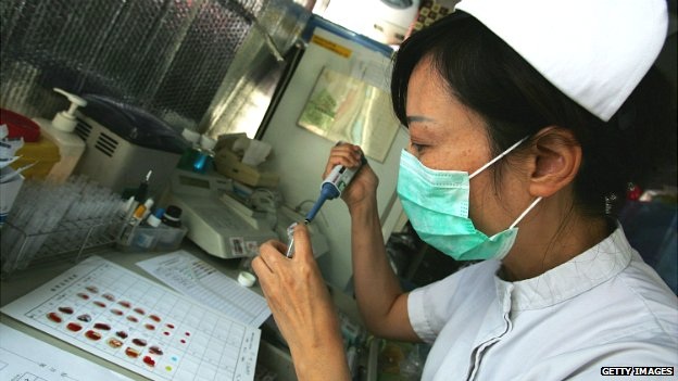 Học sinh Trung Quốc bị ép hiến máu - 1 Học sinh Trung Quốc bị ép hiến máu