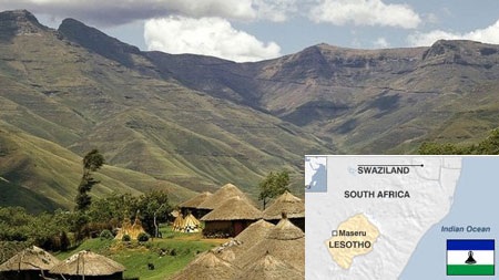 Lesotho là quốc gia với hầu hết các vùng là vùng nông thôn, tứ phía bao quanh bởi Nam Phi.