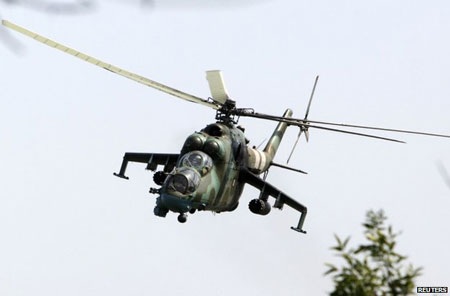 Kiev: Đoàn xe tải Nga “xâm lược” Ukraine - 3 Ukraine tiếp tục tấn công vùng