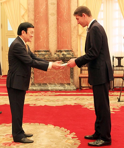 Tân đại sứ Anh: Đã đến lúc phải hành động chống biến đổi khí hậu - 1 ĢTân