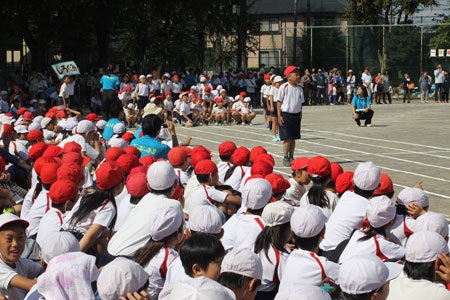 Vào ngày hội thao lớn nhất của học sinh tiểu học Nhật