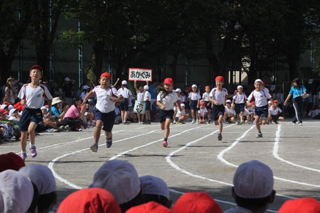 Vào ngày hội thao lớn nhất của học sinh tiểu học Nhật