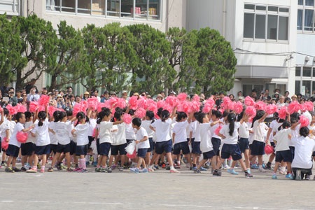 Vào ngày hội thao lớn nhất của học sinh tiểu học Nhật