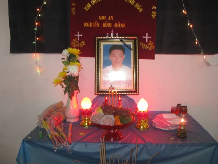 Tết không về với thân nhân 2 thuyền viên mất tích trên tàu cháy ở Nam Cực - 4 Tết không về với thân nhân 2 thuyền viên mất tích trên tàu cháy ở Nam Cực - 4