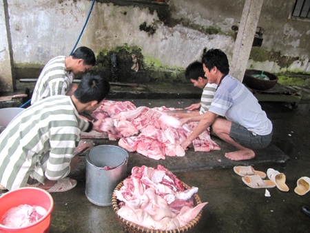 Ăn Tết ở nơi tưởng chừng không có Tết - 3