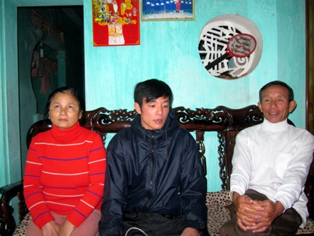 Tết muộn của thủy thủ trở về từ con tàu bị cháy - 1