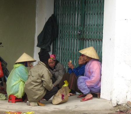 Chợ lao động âu sầu vì... quá nhàn nhã - 5 Chợ lao động âu sầu vì... quá nhàn nhã - 5