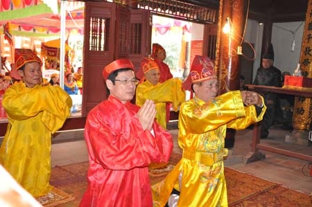 Khai mạc Lễ hội đền Vua Mai năm 2012 - 3 Khai mạc Lễ hội đền Vua Mai năm 2012 - 3