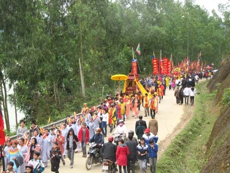 Khai mạc Lễ hội đền Vua Mai năm 2012 - 10 Khai mạc Lễ hội đền Vua Mai năm 2012 - 10