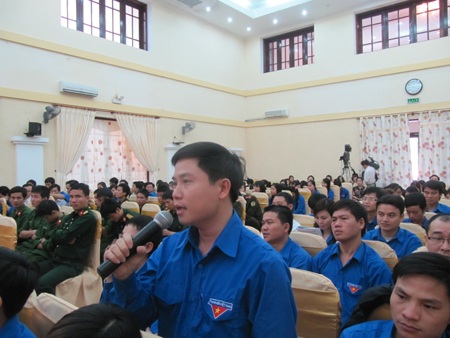 Đối thoại với Chủ tịch tỉnh: "Nóng" vấn đề việc làm cho thanh niên - 2 Đối thoại với Chủ tịch tỉnh: Nóng vấn đề việc làm cho thanh niên