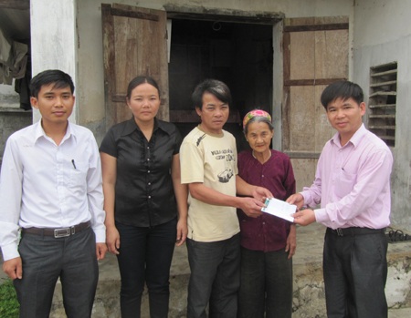 Hơn 17 triệu đồng đến với người mẹ sợ con mình phải mồ côi - 1 Hơn 17 triệu đồng đến với người mẹ sợ con mình phải mồ côi