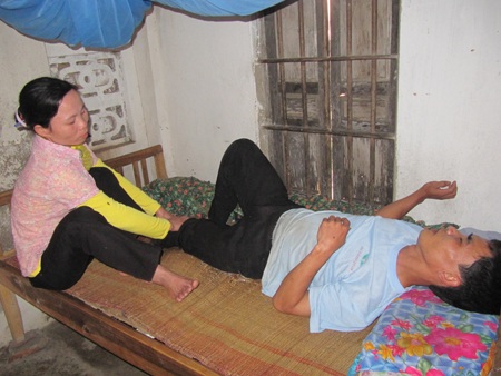 Người đàn ông mơ có 30 triệu để… cưa bỏ chân