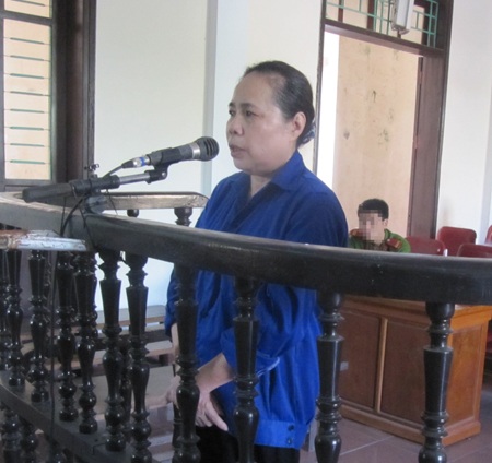 11 năm tù cho cựu giáo viên lừa đảo chạy việc - 1 11 năm tù cho cựu giáo viên lừa đảo chạy việc