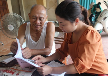 Ký ức những ngày tháng 8 lịch sử của vị đại tá già - 3 Giới thiệu cuốn hồi ký những ngày hoạt động cách mạng với phóng viên