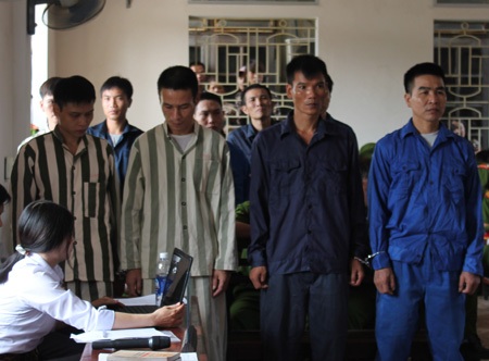 Thiết lập đường dây ma túy trong trại giam, 28 phạm nhân hầu tòa - 2 Các bị cáo tại phiên xét xử sáng ngày 25/9.