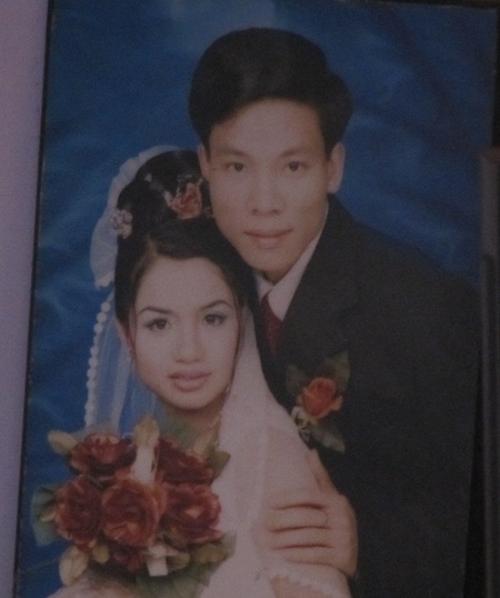 Nguyên cán bộ ngân hàng ôm tiền tỷ bỏ trốn - 2 Nguyên cán bộ ngân hàng ôm tiền tỷ bỏ trốn - 2