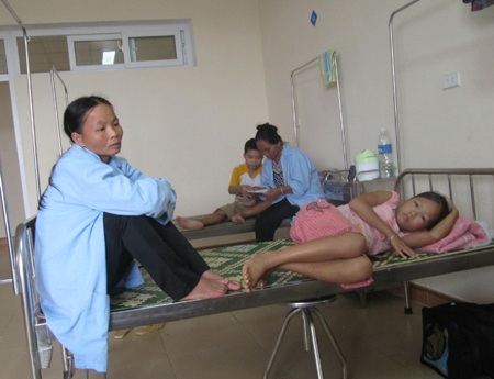 Nỗi lòng người mẹ bán nhà chữa bệnh cho con - 3 Nỗi lòng người mẹ bán nhà chữa bệnh cho con - 3