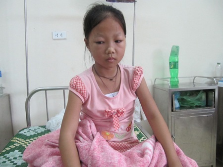 Nỗi lòng người mẹ bán nhà chữa bệnh cho con - 1 Nỗi lòng người mẹ bán nhà chữa bệnh cho con - 1