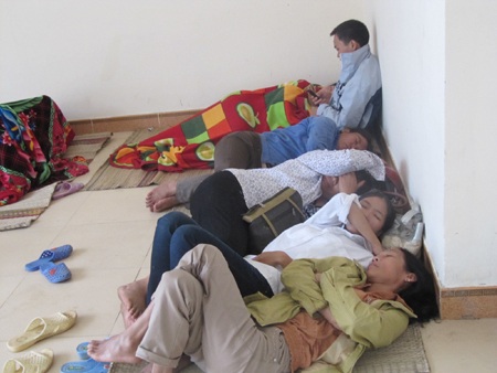 “1 người ốm nằm, 5 người ốm đứng” - 9 “1 người ốm nằm, 5 người ốm đứng” - 9