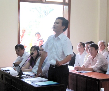 Trưởng Phòng LĐ-TB&XH kiện UBND huyện vì... tờ giấy khai sinh - 2 Trưởng Phòng LĐ-TB&XH kiện UBND huyện vì... tờ giấy khai sinh - 2