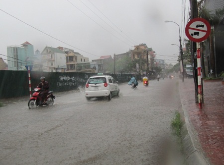 Miền Bắc đề phòng dông, lốc xoáy - 1