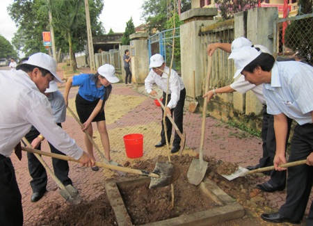 Hơn 1.500 TNV ra quân "Chiến dịch làm cho thế giới sạch hơn" - 2