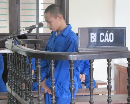 Đắng lòng phiên tòa xét xử sát thủ tuổi teen - 1 Đắng lòng phiên tòa xét xử sát thủ tuổi teen - 1