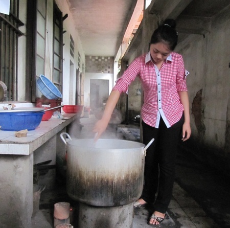 Những bát cháo ấm lòng bệnh nhân nghèo - 3 Những bát cháo ấm lòng bệnh nhân nghèo - 3