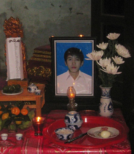 Bị đâm chết khi cố gắng đưa bạn đi cấp cứu - 1 Bị đâm chết khi cố gắng đưa bạn đi cấp cứu - 1