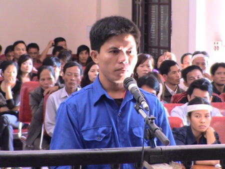 Án chung thân cho kẻ giết vợ ngay tại cơ quan - 1