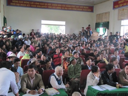 Quyết định di dời trại lợn bị dân “bao vây” suốt 10 ngày - 1 Quyết định di dời trại lợn bị dân “bao vây” suốt 10 ngày - 1