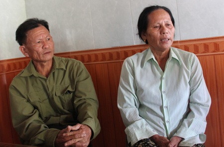 Trưởng Công an xã bị “tố” vô cớ đánh người - 3 Mẹ và cậu của Trưởng CA xã Trần Xuân Hải thừa nhận, việc Hải đánh anh Minh là sai