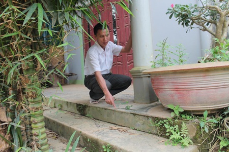 Đường trăm tỷ 4 năm "đi" được... 7km - 5 Căn nhà của ông Nguyễn Thăng Long bị ăn tới tận thêm nhưng không được bồi thường