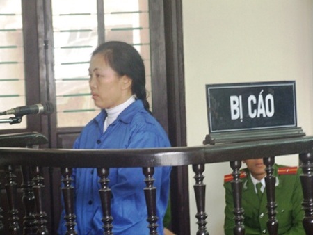 Tâm sự của người phụ nữ mang án giết chồng, bị con ruồng rẫy - 1 Bùi Thị Dung trong ngày chịu sự phán xét của pháp luật