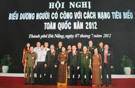 Gặp người anh hùng lái xe trên dãy Trường Sơn - 3 Trong cuộc đời binh nghiệp, ông được tặng danh hiệu AHLLVTND và nhiều Huân, Huy chương cao quý khác