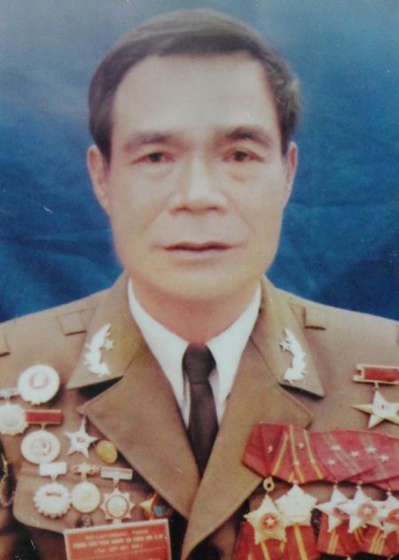 Gặp người anh hùng lái xe trên dãy Trường Sơn - 2 Trong cuộc đời binh nghiệp, ông được tặng danh hiệu AHLLVTND và nhiều Huân, Huy chương cao quý khác