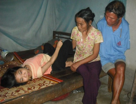 Nỗi khổ tâm lớn nhất của ông là cô con gái hơn 30 tuổi bị bại liệt, chỉ có thể nằm một chỗ