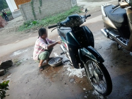 Nỗi đau hai người phụ nữ từ vụ “chồng nhờ bạn hiếp dâm vợ” - 2 Nạn nhân của vụ hiếp dâm, chị Nguyễn Thị H. hiện đang phải điều trị căn bệnh tâm thần
