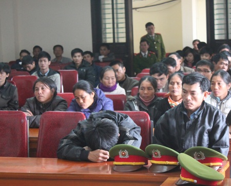 Xét xử vụ sập mỏ đá Lèn Cờ khiến 18 người chết, 7 người bị thương - 2 Đại diện các bị hại tham dự phiên tòa