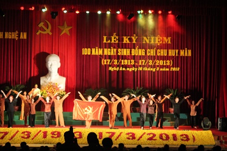 Đồng chí Chu Huy Mân sớm giác ngộ cách mạng và vinh dự đứng vào hàng ngũ của Đảng khi mới 17 tuổi