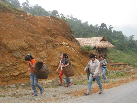 Nhẹ dạ, cả tin, nhiều thiếu nữ miền núi đã trở thành nạn nhân của bọn buôn người