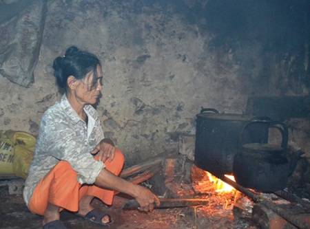 Cảm động người mẹ hiến thận, rao bán nhà cứu con - 2 Bao nhiêu hi vọng của đôi vợ chồng trẻ đã dần lụi tàn kể từ khi Hiệp mắc bệnh suy thận độ 4