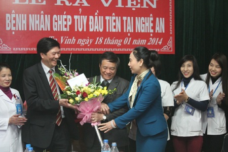 Thực hiện thành công ca ghép tủy cho bệnh nhân ung thư - 2 Thực hiện thành công ca ghép tủy cho bệnh nhân ung thư